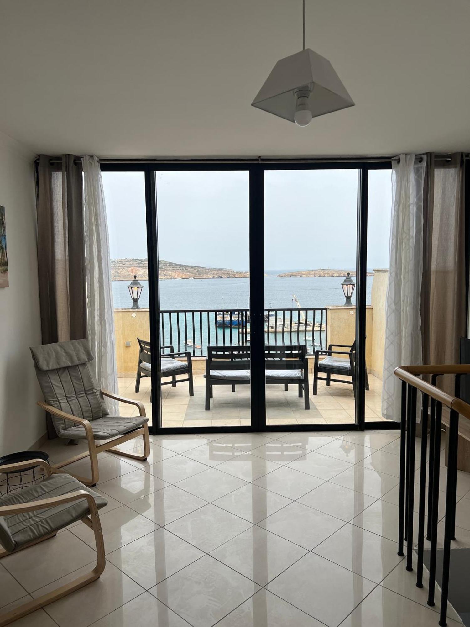 Апартаменти Sea View Penthouse Сент-Полс-Бей Екстер'єр фото