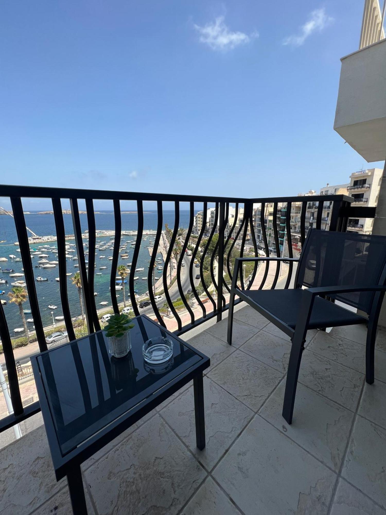 Апартаменти Sea View Penthouse Сент-Полс-Бей Екстер'єр фото